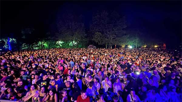 Ξεκίνησε το Fiesta Voio στο Μικρόκαστρο – Πάνω από 5 χιλιάδες θεατές