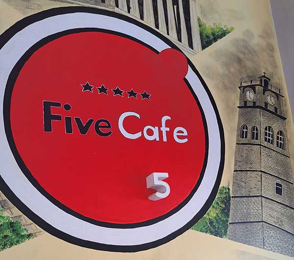 Ζητείται κοπέλα για τη θέση barista και σέρβις στο Five Cafe