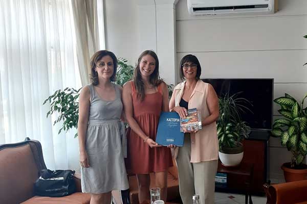 Στην Καστοριά η Καναδή μπλόγκερ Michelle Klatt, στο πλαίσιο του Διεθνούς Προγράμματος Πολιτιστικού Τουρισμού “ The Lovely Places”