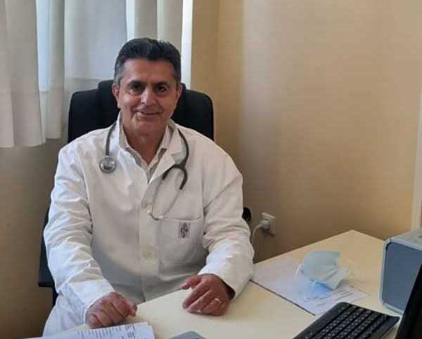 Ο Ζήσης Τζηκαλάγιας ξαναφόρεσε σήμερα την άσπρη ποδιά