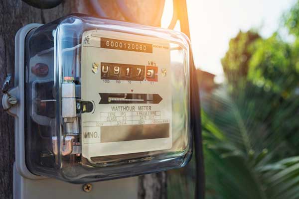 ΥΠΕΝ: Συνεχίζονται τα μέτρα στήριξης στους λογαριασμούς ηλεκτρικού ρεύματος
