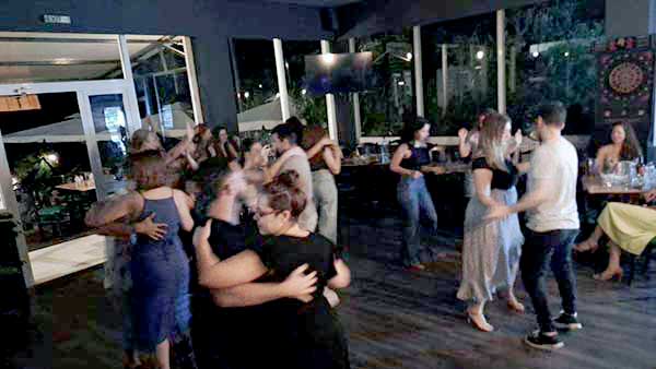 Με μεγάλη επιτυχία πραγματοποιήθηκε το Summer latin dance party στο Friends Kozani Meeting Place