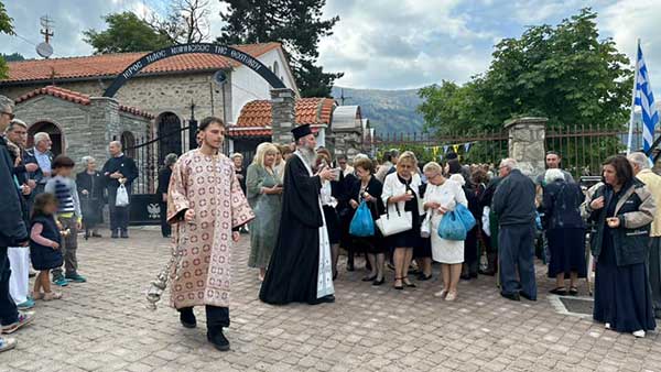 Καταφύγι: Δεκαπενταύγουστος και το έθιμο του «ξεπροβοδίσματος» των ιερών λειψάνων του Αγίου Διονυσίου του εν Ολύμπω