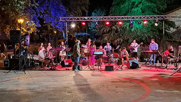 Η ορχήστρα νέων δήμου Λαυρεωτικής στην Αιανή