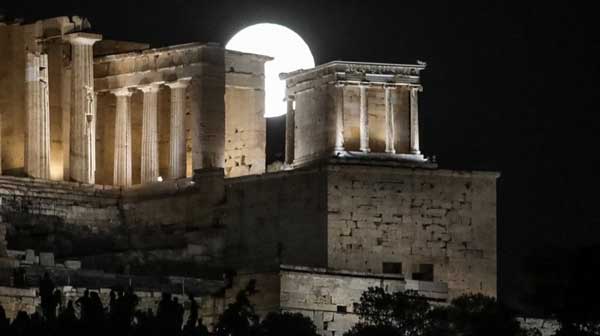 Πανσέληνος Αυγούστου: Σήμερα το “φεγγάρι του οξύρρυγχου” – Ελεύθερη η είσοδος σε αρχαιολογικούς χώρους