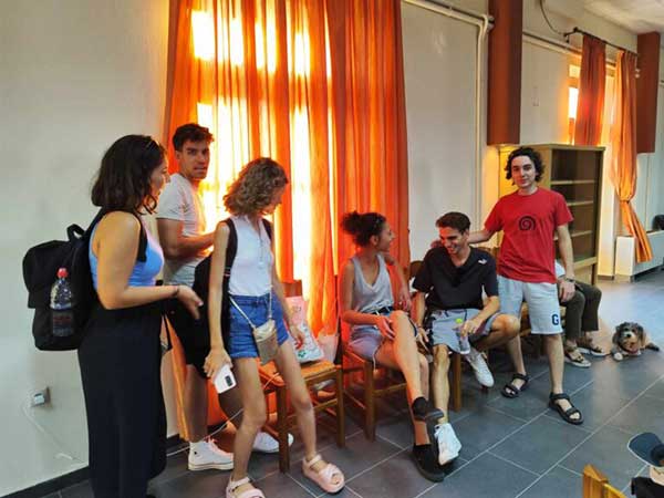 Πεντάλοφος Βοΐου: Φοιτητές από όλη την χώρα στο εργαστήριο της τέχνης της πέτρας