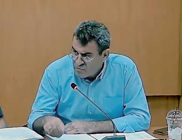 Αιχμές του Δημήτρη Σαββόπουλου στο περιφερειακό συμβούλιο