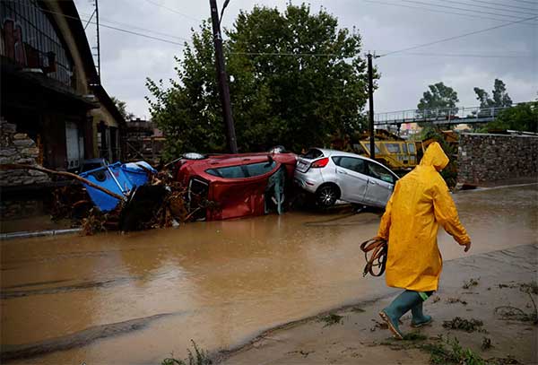 Δυο νεκροί από την κακοκαιρία που σαρώνει τη χώρα-Τέσσερις οι αγνοούμενοι