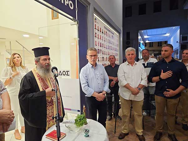 Μήνυμα νίκης στην παρουσίαση του ψηφοδελτίου του Λάζαρου Μαλούτα – «Βούλιαξε» από κόσμο το εκλογικό κέντρο της «Ενότητας»