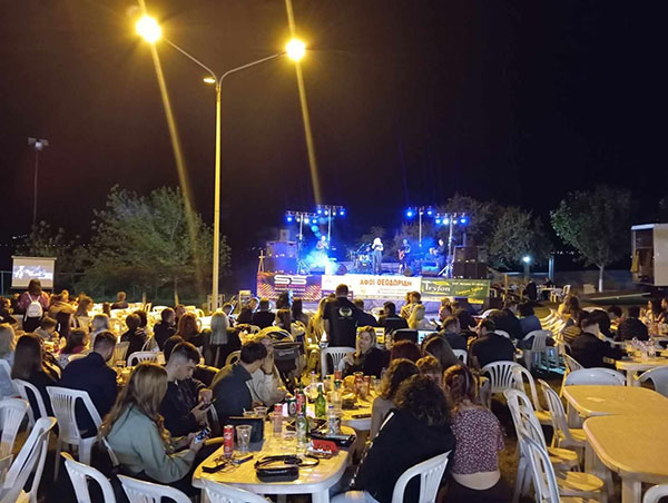 Μουσική βραδιά με τον Κώστα Σαφέτη στο πάρκο Αγίας Παρασκευής Καρυδίτσας