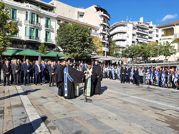 Η επιμνημόσυνη δέηση στην κεντρική πλατεία της Κοζάνης