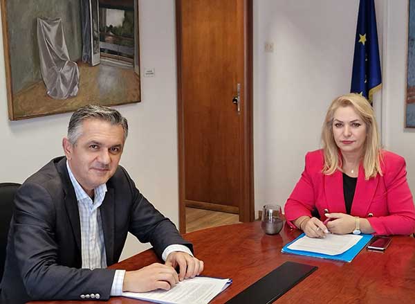 Συνάντηση του περιφερειάρχη Γιώργου Κασαπίδη με την Υφυπουργό Ανάπτυξης Μάνη – Παπαδημητρίου Άννα για το πρόγραμμα ενίσχυσης των γουνοποιών