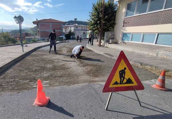 Ολοκληρώθηκαν οι εργασίες επαναρμολόγησης στον κεντρικό πλακόστρωτο της Αιανής