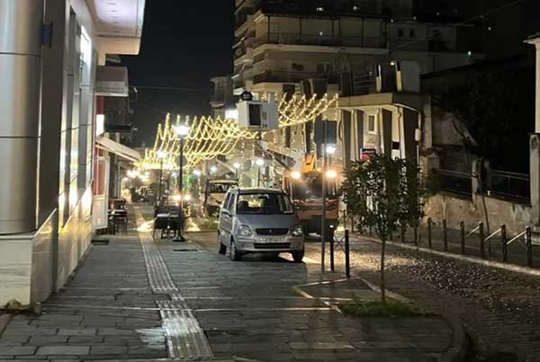 “Μύρισε” Χριστούγεννα. Ξεκίνησε ο χριστουγεννιάτικος στολισμός στα Σέρβια