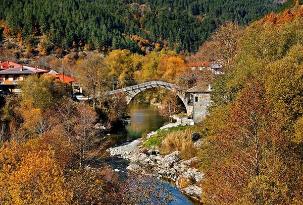 Από τα Τρίκαλα στα Ιωάννινα: Μια υπέροχη διαδρομή στην καρδιά της Ελλάδας