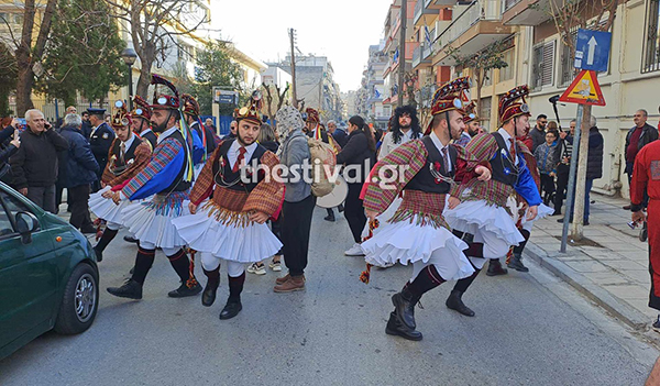 Θεσσαλονίκη: Τους Αμπελόκηπους ξεσήκωσαν οι Μωμόγεροι του Μορφωτικού Ποντιακού Συλλόγου Αγίου Δημητρίου – Ρυακιού Κοζάνης