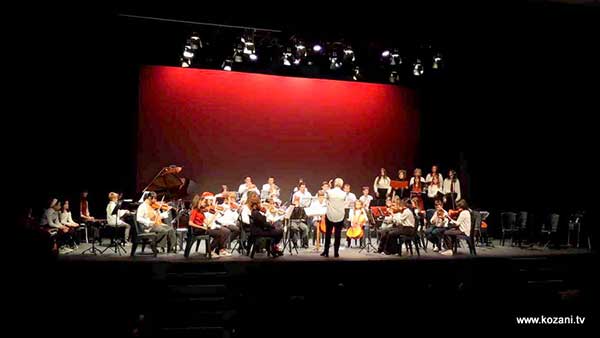 Musicart-Νέο Ωδείο Κοζάνης: Φωτογραφίες & video από την επιτυχημένη Χριστουγεννιάτικη συναυλία, στην Αίθουσα Τέχνης στην Κοζάνη