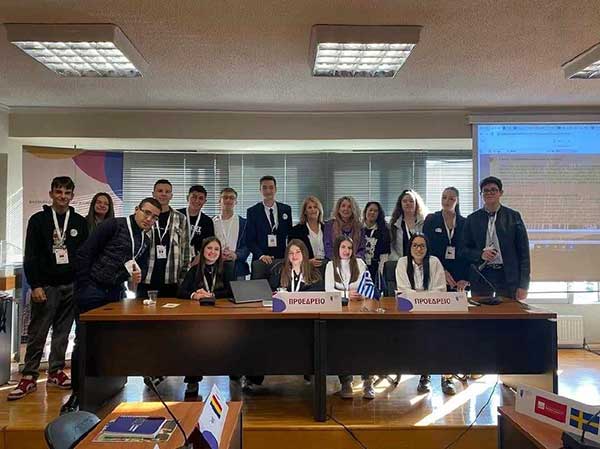 Οι νέοι και οι νέες  “Ευρωβουλευτές” της Δυτικής Μακεδονίας συνεδρίασαν για τα Ανθρώπινα Δικαιώματα στην Προσομοίωση Ευρωπαϊκού Κοινοβουλίου του ΟΕΝΕΦ