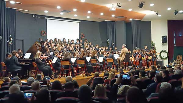 Μια υπέροχη χριστουγεννιάτικη συναυλία του Μουσικού Σχολείου Πτολεμαίδας