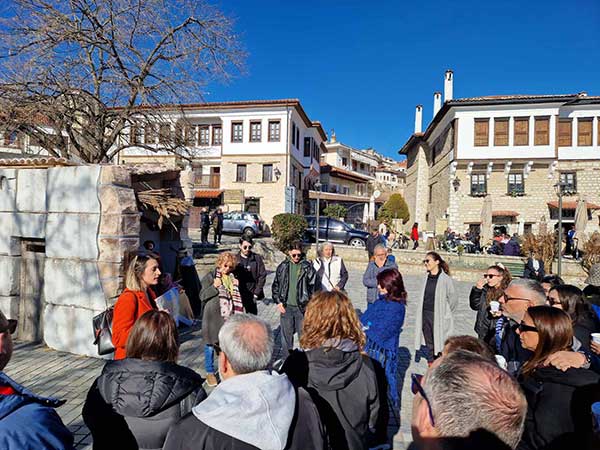 Με μεγάλη επιτυχία πραγματοποιήθηκαν οι θεματικές ξεναγήσεις του Δήμου Καστοριάς στο πλαίσιο του εορταστικού προγράμματος «8 με 8»