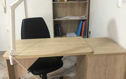 Πωλούνται βιβλιοθήκη, γραφείο και καρέκλα στην Κοζάνη