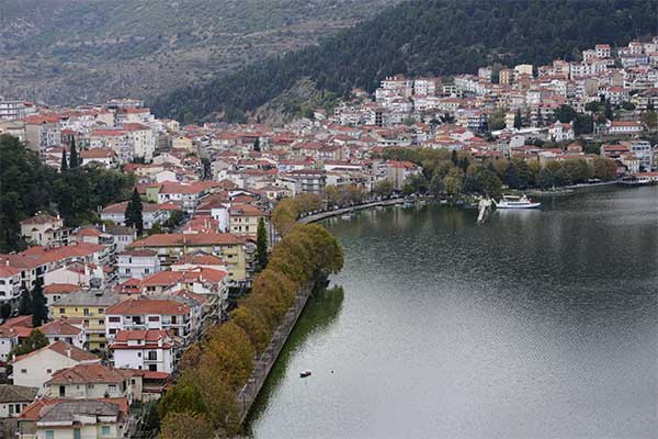 Καστοριά: Πλούσια ιστορία, εμβληματικά αρχοντικά και βυζαντινές εκκλησίες