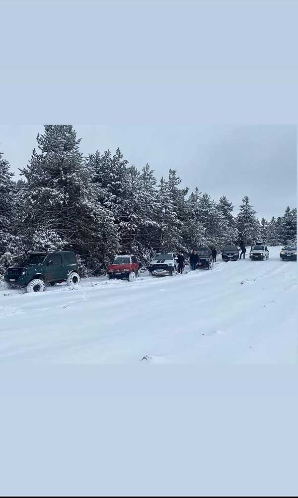 Στα χιόνια με την ομάδα 4X4 Βελβεντού