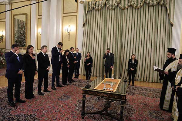 Η ορκωμοσία των νέων υπουργών στο Προεδρικό Μέγαρο μετά τον ανασχηματισμό