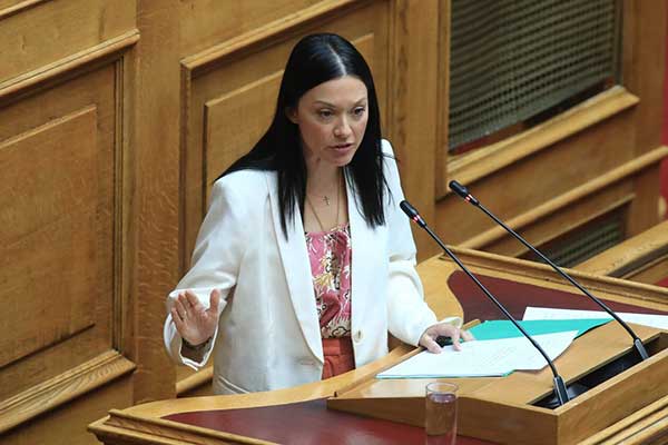 Επεισόδιο Γιαννακοπούλου – Κουκουλόπουλου: «Δε θα μου πεις τι θα κάνω, δεν είσαι ο μπαμπάς μου»