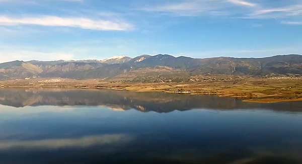 Η ηρεμία της λίμνης Πολυφύτου