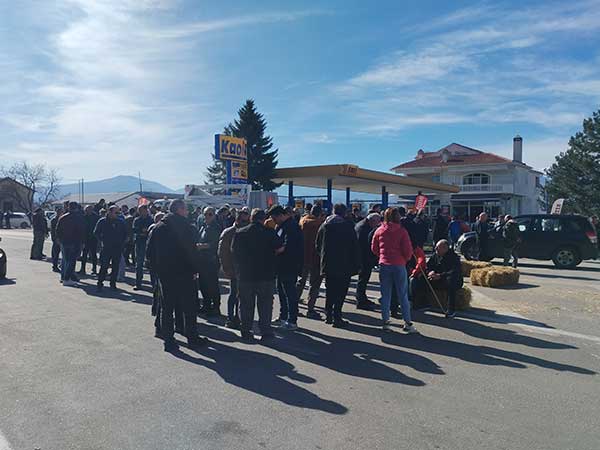 Μπλόκο αγροτών κόμβου Φιλώτα: Κάλεσμα σε κλείσιμο δρόμου σήμερα Σάββατο 10/02 στις 16:00 στο μπλόκο