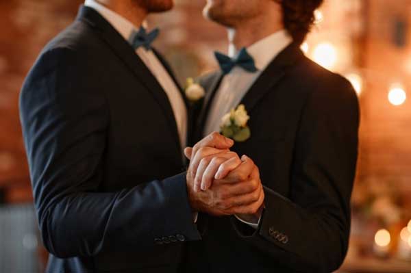 Ψήφισμα διαμαρτυρίας Συλλόγων της Π.Ε. Κοζάνης για τον γάμο ομόφυλων ζευγαριών και την τεκνοθεσία