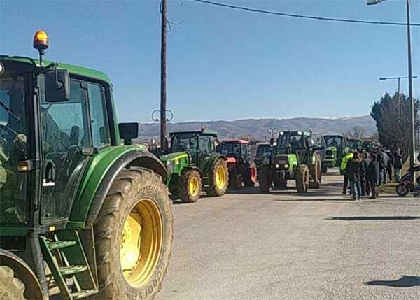 Πτολεμαΐδα: Με πάνω από 100 τρακτέρ η μηχανοκίνητη πορεία των αγροτών