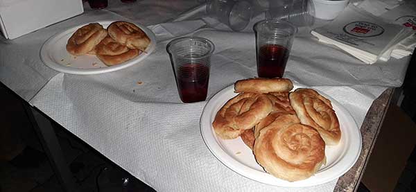 Γιατί τόση βιασύνη για τα κιχιά, το κρασί και το catering της Αποκριάς 2026