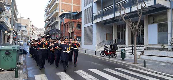 Η Πανδώρα στους δρόμους της Κοζάνης-Θούριοι και εμβατήρια για την 25η Μαρτίου