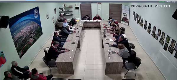 Ο δήμαρχος Βελβεντού για τα πλωτά στη λίμνη Πολυφύτου και ο Νίκος Τέτος για τη δέσμευση λογαριασμού σε καταστηματάρχη