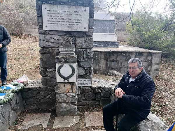 Eπιμνημόσυνη δέηση στο μνημείο του Θωμά Τσίπου και τον τάφο του γιού του Αναστασίου Τσίπου μέγα ευεργέτη του ΕΠΑΛ Σιάτιστας