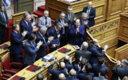 Βουλή: Απορρίφθηκε η πρόταση δυσπιστίας προς την κυβέρνηση που κατέθεσε η αντιπολίτευση, με 159 «όχι»