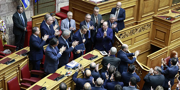 Βουλή: Απορρίφθηκε η πρόταση δυσπιστίας προς την κυβέρνηση που κατέθεσε η αντιπολίτευση, με 159 «όχι»