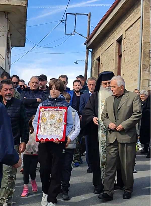 Αυγερινός Βοΐου: Υποδοχή της Ιερής εικόνας της Αγίας Τριάδος