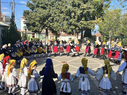 Αναβίωσε το έθιμο των Λαζαρίνων στην Αγία Παρασκευή Κοζάνης