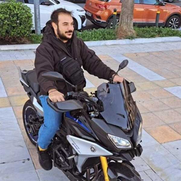 Νεκρός αστυνομικός από το Ελεύθερο Γρεβενών μετά από κατάρρευση κτηρίου στον Πειραιά