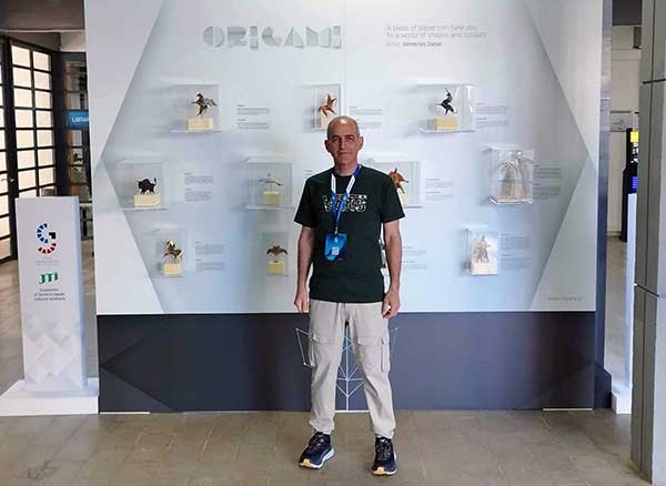 Ο καλλιτέχνης και Κοζανίτης Δημήτρης Δάλλας συμμετείχε στη δράση: “γιαπωνέζικη τέχνη origami με τον Αρχαίο Ελληνικό πολιτισμό”