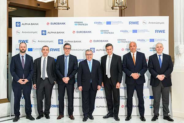 Τέσσερα φωτοβολταϊκά έργα, συνολικής ισχύος 730 MWp υλοποιούνται από τη ΜΕΤΩΝ Ενεργειακή με πόρους του Ταμείου Ανάκαμψης & Ανθεκτικότητας και τραπεζικό δανεισμό από τις Alpha Bank, Eurobank και Εθνική Τράπεζα