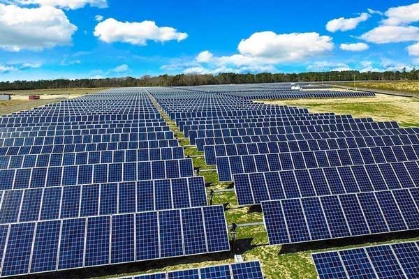 45 από τα 225 MW της Lightsource bp στην περιοχή της Κοζάνης έχουν παγώσει λόγω προσφυγών στο ΣτΕ