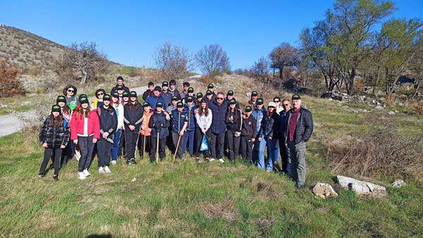 Δενδροφύτευση στις βουνοπλαγιές της Γαλατινής