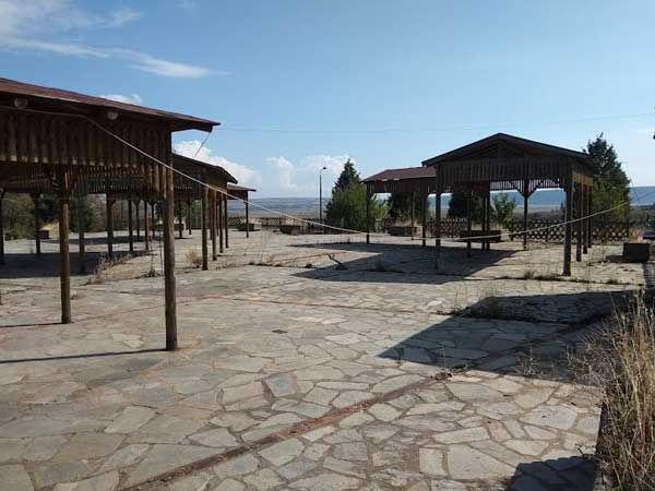 Θερμαλιστικό κέντρο στον Αετό με ιαματικά νερά και δυο υπαίθριες πισίνες