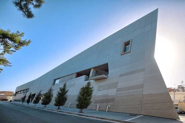Το εορταστικό ωράριο λειτουργίας της Κοβενταρείου Δημοτικής Βιβλιοθήκης Κοζάνης