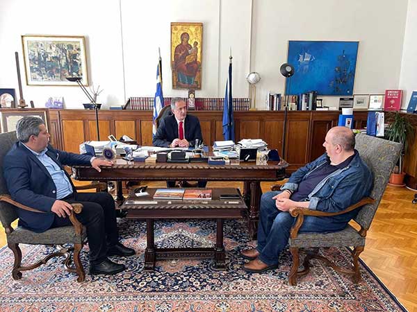 Η κοινότητα Αγίων Αναργύρων στο ΥΜΑΘ σε συνάντηση με τον Στάθη Κωνσταντινίδη για τα επόμενα βήματα της μετεγκατάστασης