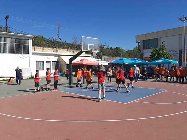 Ευ αγωνίζεσθαι με 300 μαθητές σχολείων της Κοζάνης στο ΔΑΚ στο άθλημα της καλαθοσφαίρισης